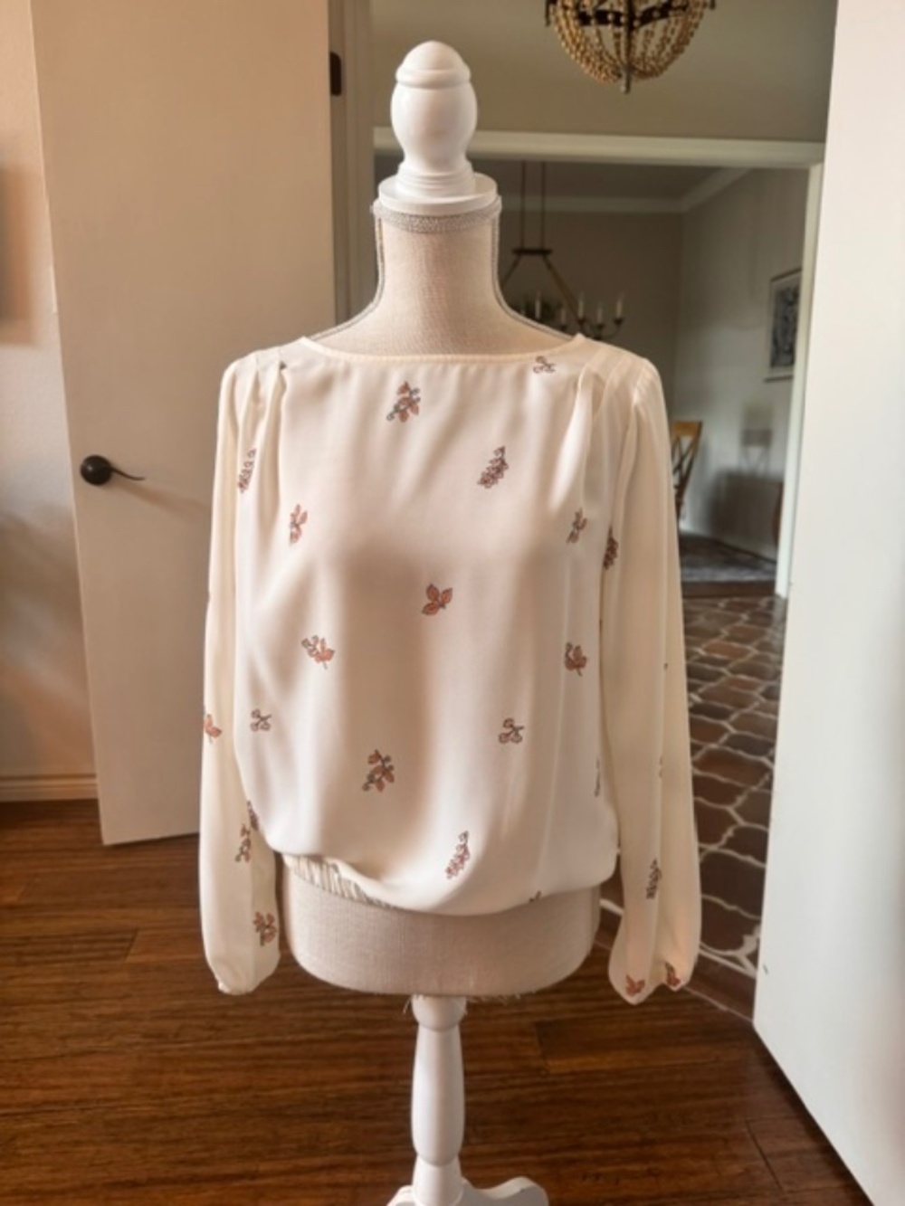 Loft Outlet Cream Blouse Floral Autumn Leaf Print Long Sleeve Banded Bottom - XS